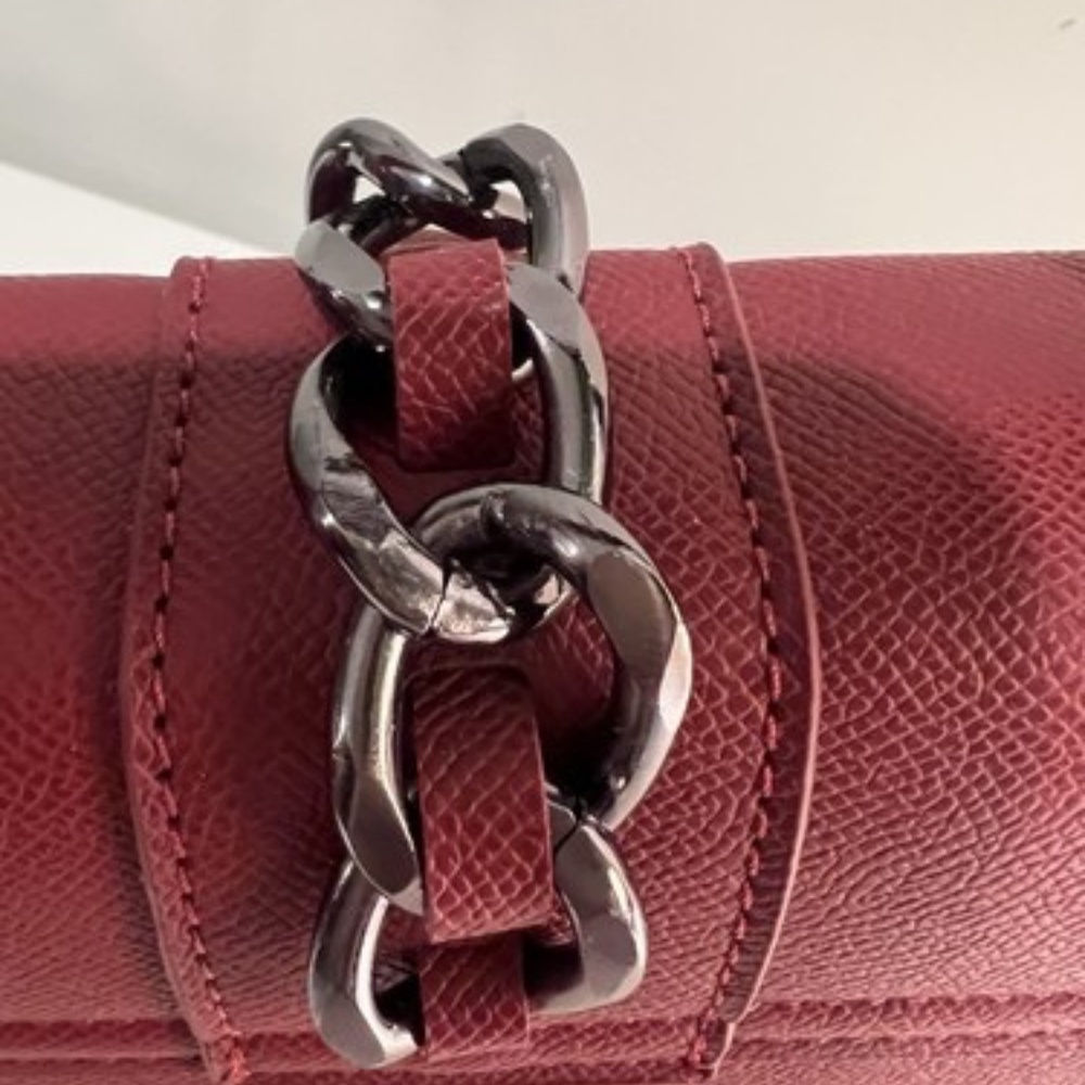Badgley Mischka Crossbody W Chain and Stud Detail Vegan Leather New Without Tags - Picture 4 of 9